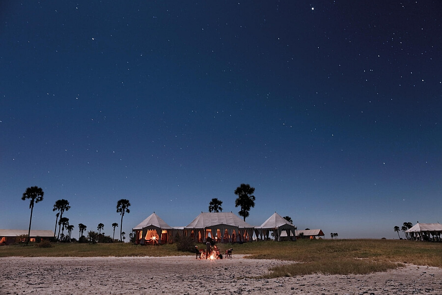 Camp in the Makgadikgadi NP to visit Kubu Island