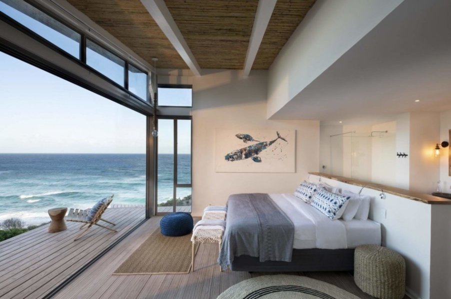 Lekkerwater Lodge accommodation with a view